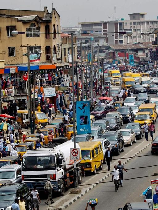 Das Zentrum von Ikeja, einem Stadtteil von Lagos, Nigeria.