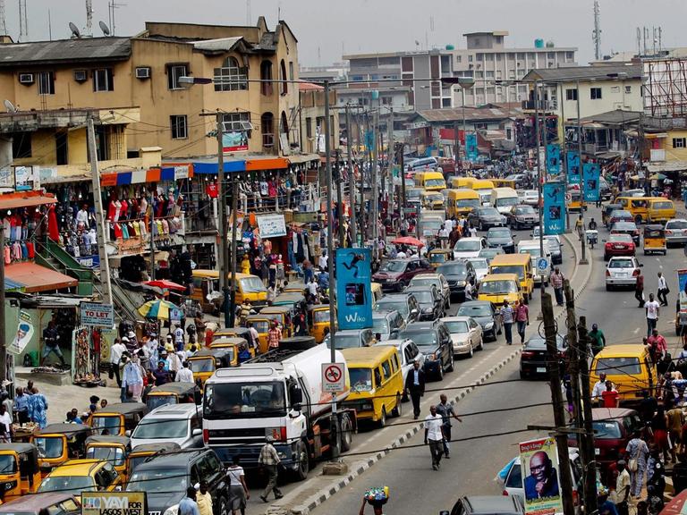 Das Zentrum von Ikeja, einem Stadtteil von Lagos, Nigeria.