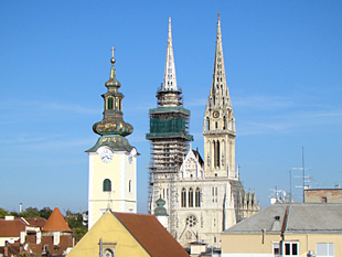 Blick auf Kirchtürme in der kroatischen Hauptstadt Zagreb