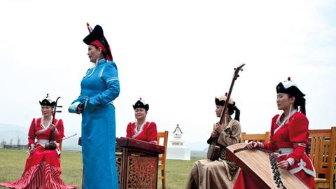 In der Mongolei wird diie traditionelle Musik der Nomaden gepflegt. 