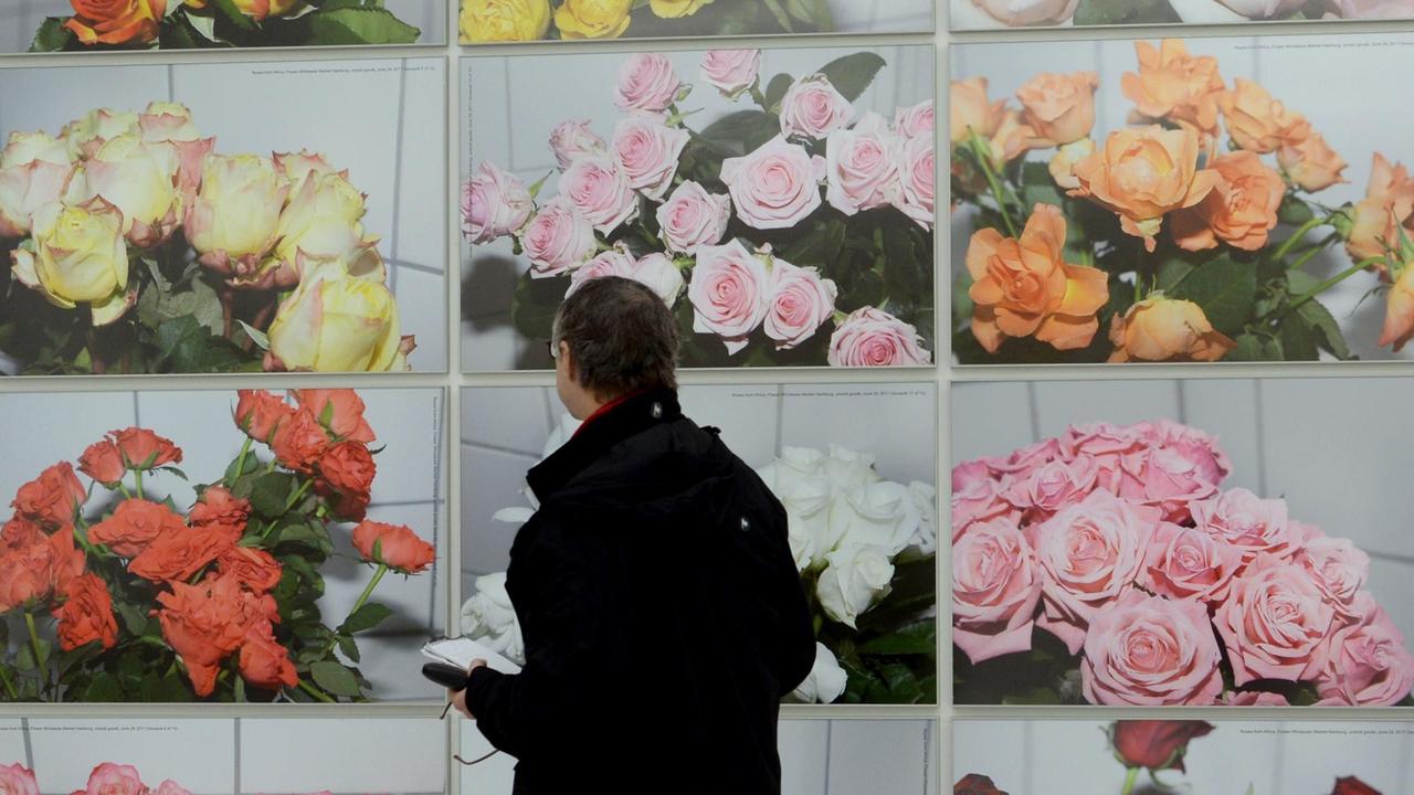 Das Werk "Roses from Africa" des Künstlers Sven Johne in der Kunsthalle Tübingen