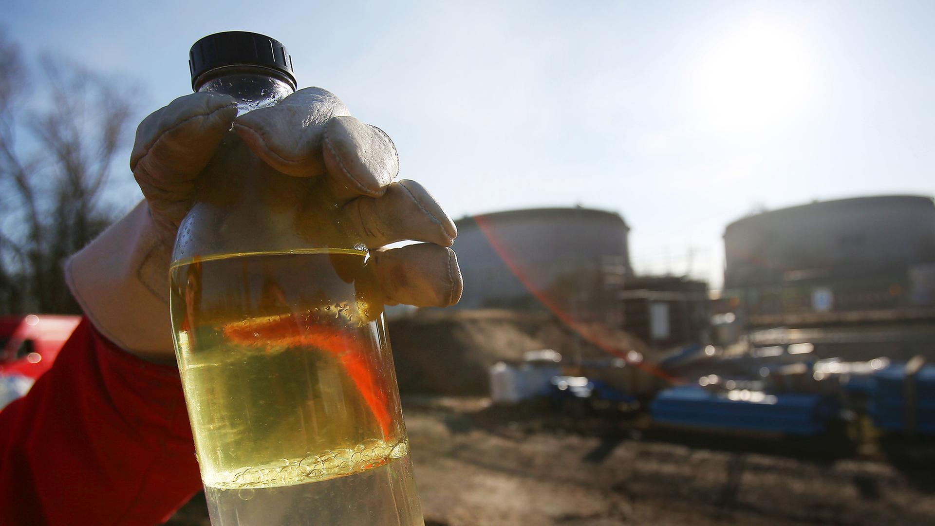Shell-Raffinerie in Wesseling - Beseitigung des Kerosin-Sees wird