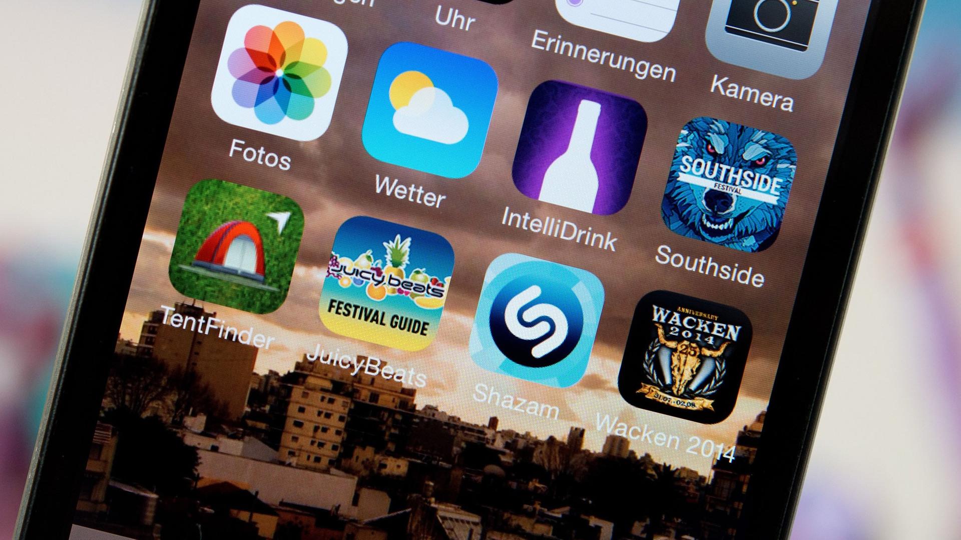 Verschiedene Apps für Musikfestivals auf iPhone