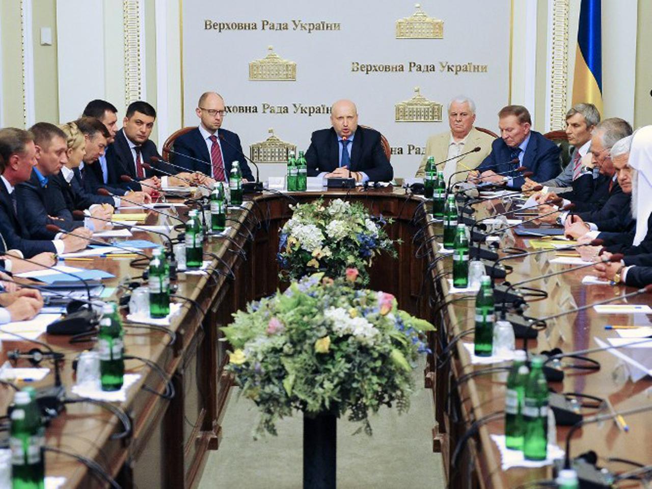 Der Runde Tisch in Kiew mit Präsident Alexander Turtschinow in der Mitte