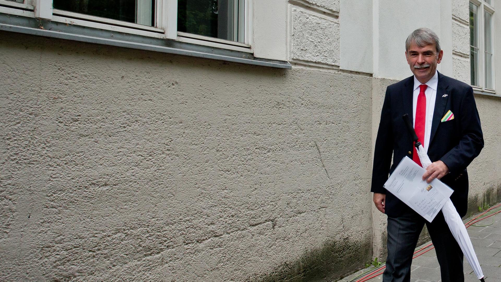 Gustl Mollath verlässt am 14.08.2014 das Landgericht in Regensburg (Bayern)