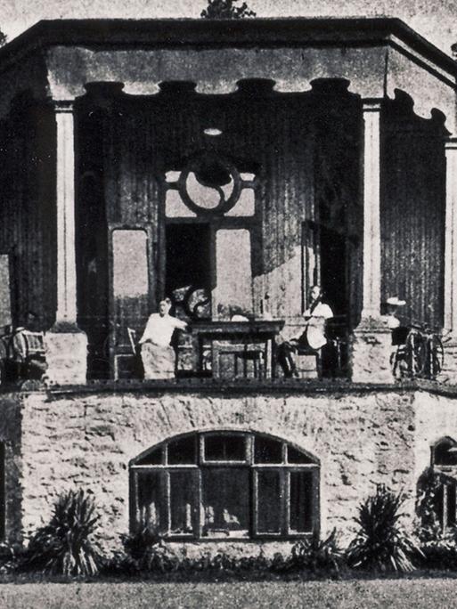 Historisches Foto vom einstigen zentralen Gebäude der Aussteiger-Kolonie auf dem Monte Verità am Lago Maggiore (undatiert).