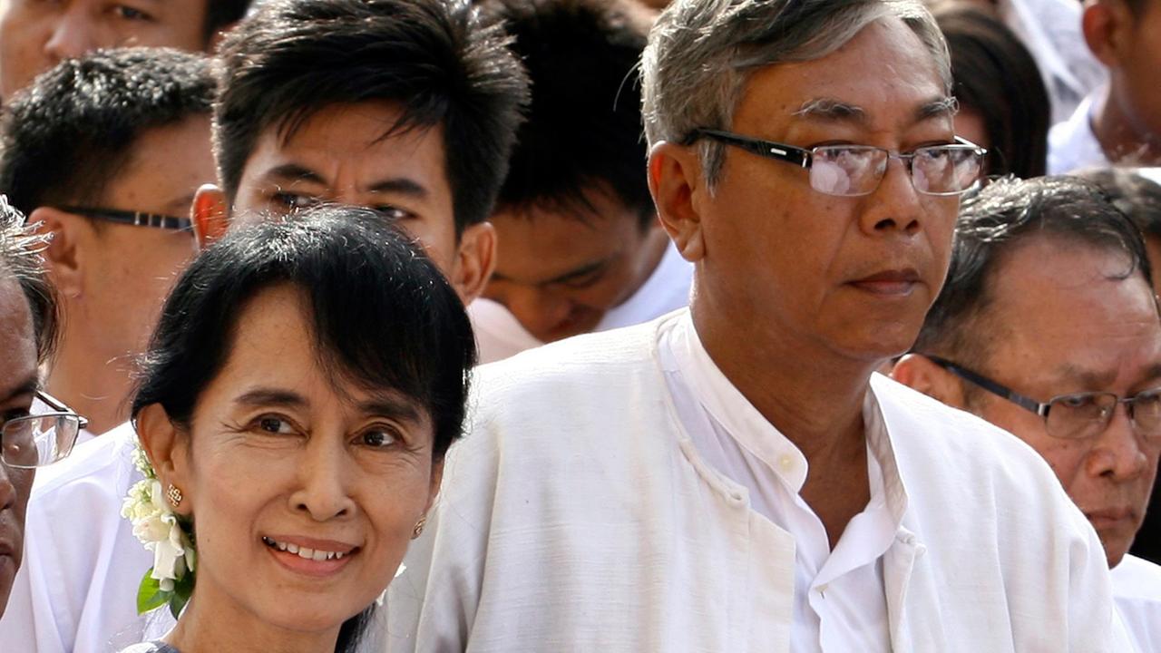 Htin Kyaw und Friedensnobelpreisträgerin und Oppositionsführerin Aung San Suu Kyi