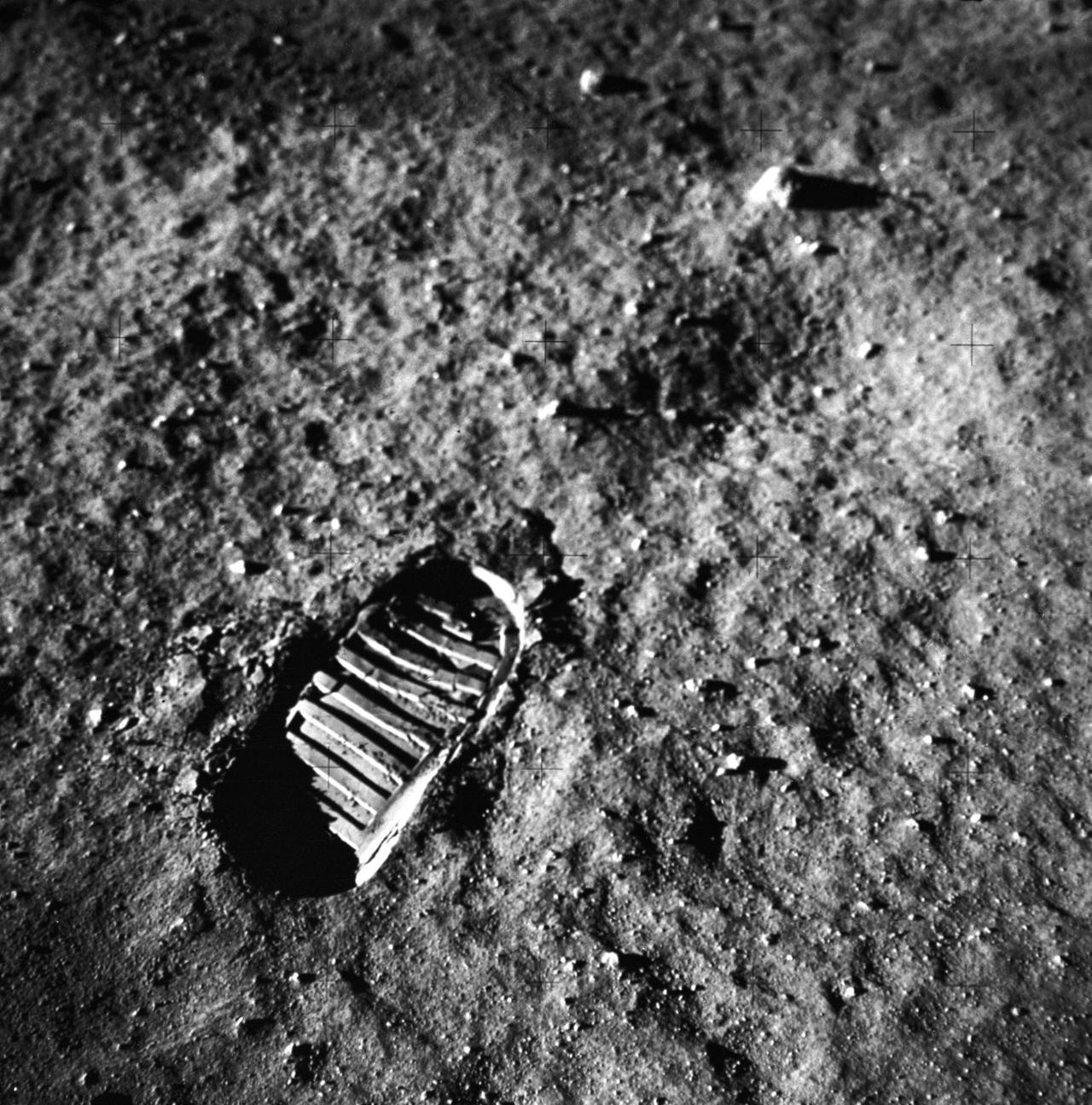 Fußabdruck auf dem Mondstaub