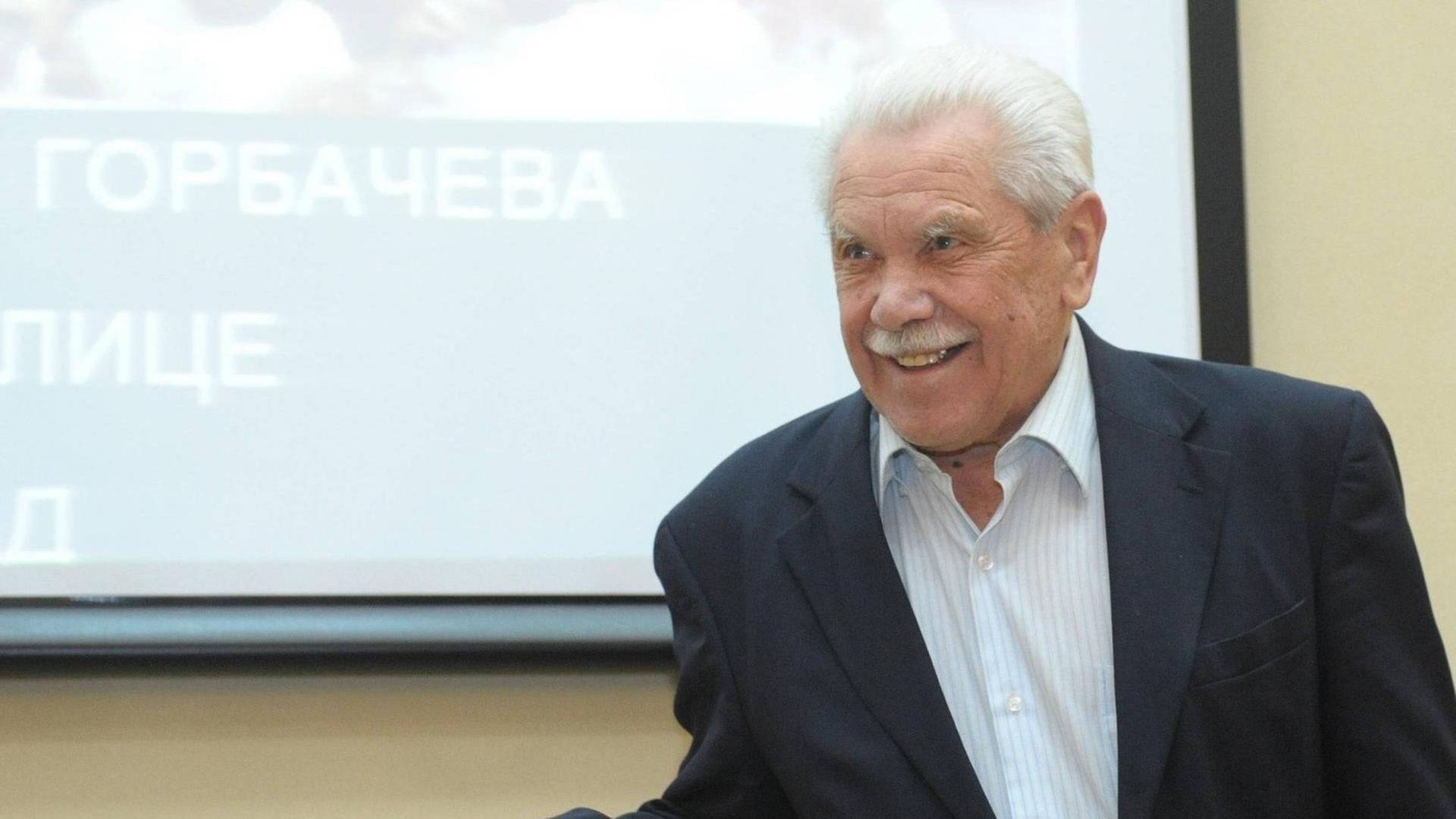 Bildnummer: 53868970 Datum: 19.03.2010 Copyright: imago/ITAR-TASS ITAR-TASS 110: MOSCOW, RUSSIA. MARCH 19, 2010. Anatoly Chernyayev, former adviser of ex-Soviet president Gorbachev, at an international conference entitled Responding to The Challenges of Our Time at the Gorbachev Foundation Conference Hall in Moscow. The event marks the 25th anniversary of Perestroyka. PUBLICATIONxINxGERxAUTxONLY Politik People 25 Jahrestag Perestroika Porträt premiumd xint kbdig xng 2010 quer Bildnummer 53868970 Date 19 03 2010 Copyright Imago ITAR TASS ITAR TASS 110 Moscow Russia March 19 2010 Anatoly Former Adviser of Ex Soviet President Gorbachev AT to International Conference entitled Responding to The Challenges of Our Time AT The Gorbachev Foundation Conference Hall in Moscow The Event Marks The 25th Anniversary of PUBLICATIONxINxGERxAUTxONLY politics Celebrities 25 Anniversary Perestroika Portrait premiumd Kbdig xng 2010 horizontal