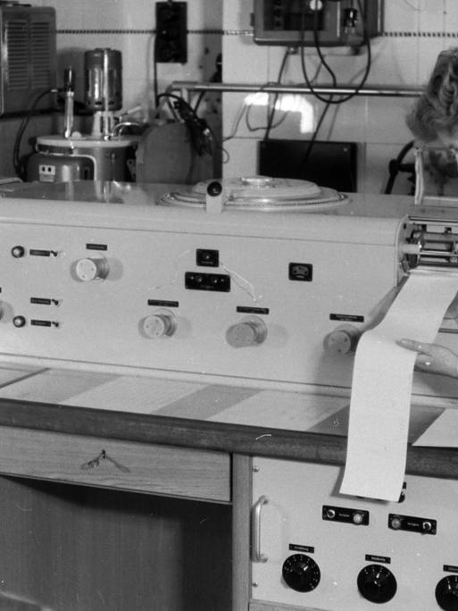 Chemielabor der Universität Jena, undatierte Aufnahme von 1960.