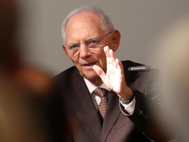Bundesfinanzminister Wolfgang Schäuble (CDU) spricht.