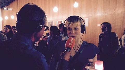 Yvonne Büdenhölzer, Leiterin des Theatertreffens, im Gespräch mit Frank Meyer beim Theatertreffen 2015.