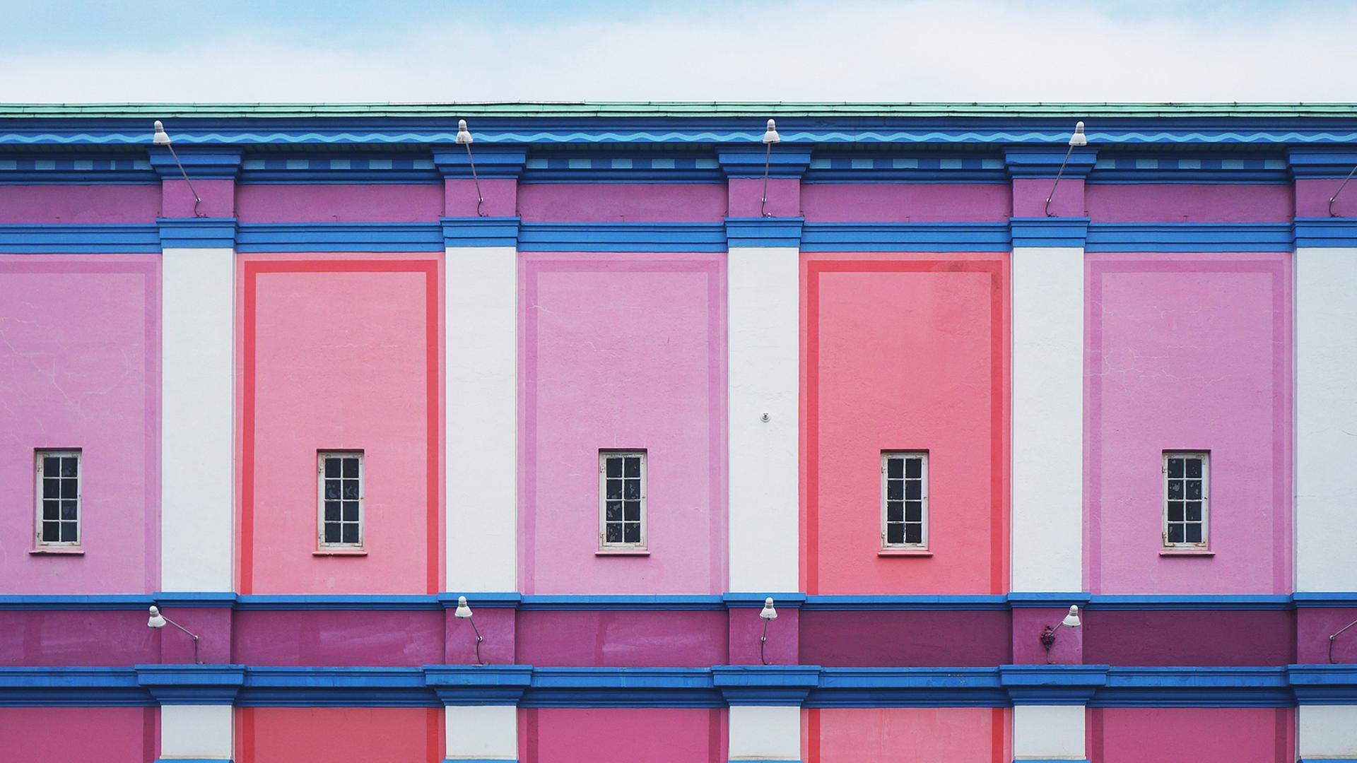 Dieses rosa Haus in Kopenhagen sieht aus, als sei es einem Wes-Anderson-Film entsprungen.