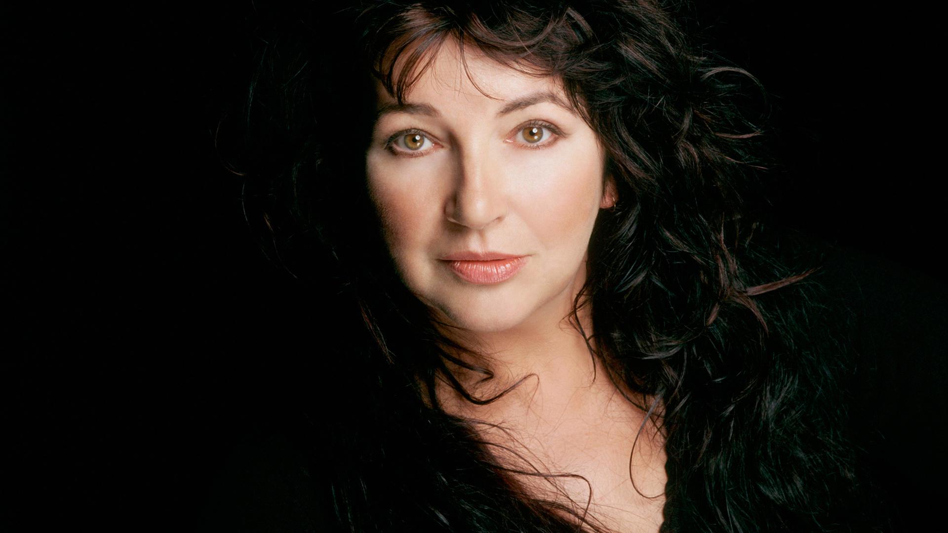 Kate Bush: Das Leben und die Karriere der britischen Sängerin Kate Bush: Das Leben und die Karriere der britischen Sängerin