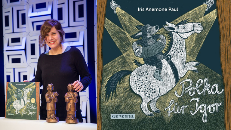 Iris Anemone Paul mit ihren Jugendliteraturpreisen für "Polka für Igor"
