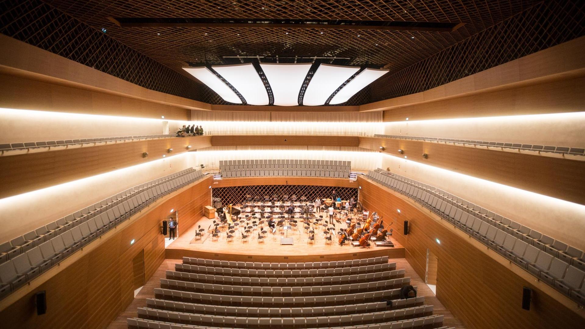 Der große Konzertsaal des neuen Musikforums in Bochum (Nordrhein-Westfalen) im Hauptgebäude des neuen Musikforums.