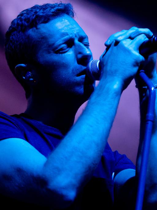 Chris Martin, Sänger der britischen Band Coldplay, aufgenommen bei einem Konzert 2014 in München