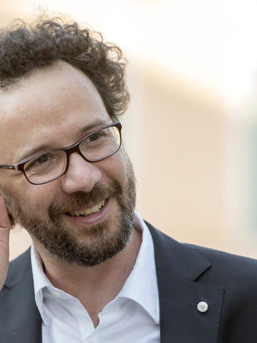 Der Italiener Carlo Chatrian bei der Eröffnung des Filmfestivals von Locarno 2015