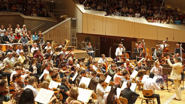 Das DSO Berlin unter Ingo Metzmacher beim Casual Concert am 29.1.2018 in der Berliner Philharmonie.
