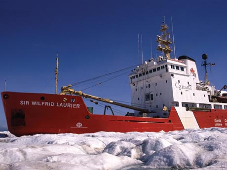 Auf dem Eisbrecher "Sir Wilfrid Laurier" ist unsere Reporterin Monika Seynsche durch die Arktis unterwegs.