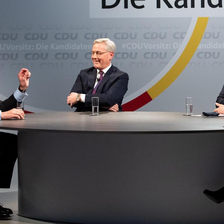 Die drei Kandidaten für den Vorsitz der CDU Deutschlands, Friedrich Merz, Norbert Röttgen und Armin Laschet, unterhalten sich mit Moderatorin Tanja Samrotzki in einem Online-Video-Talkformat.