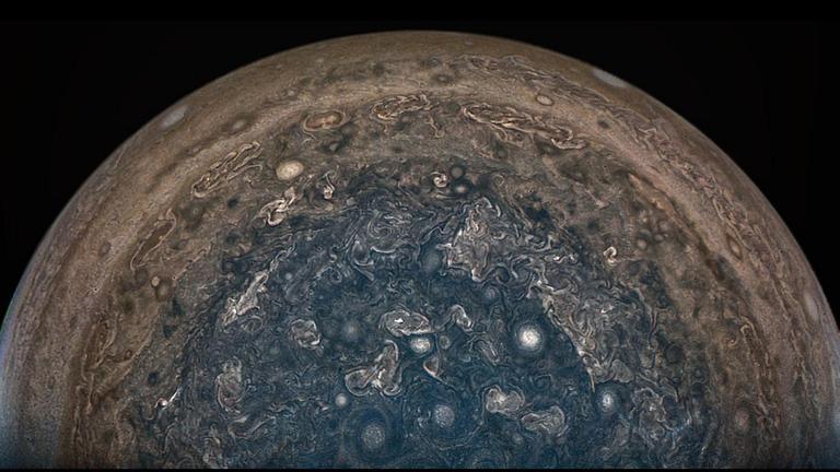 So sah die Jupiter-Sonde "Juno" die Südpolregion des Planeten Jupiter.