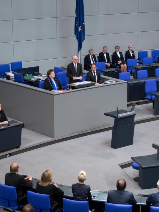 Bundestagspräsident Norbert Lammert (CDU) eröffnet am 22.06.2017 die Sitzung des Deutschen Bundestages in Berlin mit einer Rede zum Gedenken an den verstorbenen ehemaligen Bundeskanzler Helmut Kohl.