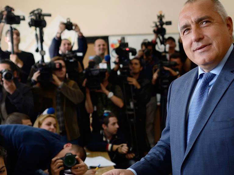 Bulgariens Ministerpräsident Bojko Borrissow wird Korruption vorgeworfen. Hier ist er bei einer Stimmabgabe in Sofia.