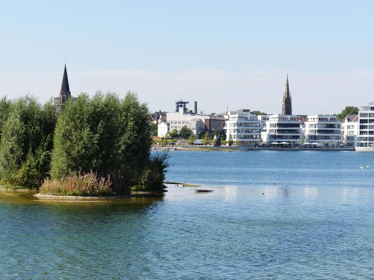Der Phoenix-See in Dortmund, entstanden auf dem Gelände des ehemaligen Stahlwerk Hoesch in Dortmund-Hoerde.