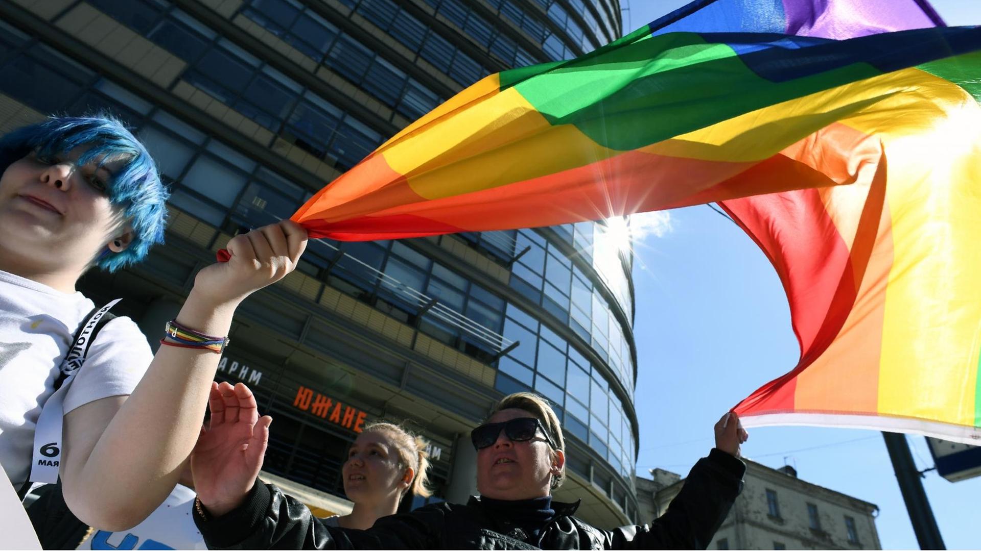 Russische Homosexuelle demonstrieren in Moskau für ihre Rechte (2017)