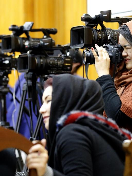 Der “National Journalist’s Day” wurde mit einer Reihe von Aktivitäten in Kabul und anderen Großstädten Afghanistans veranstaltet von denen auch zahlreiche Medienvertreterinnen berichteten.