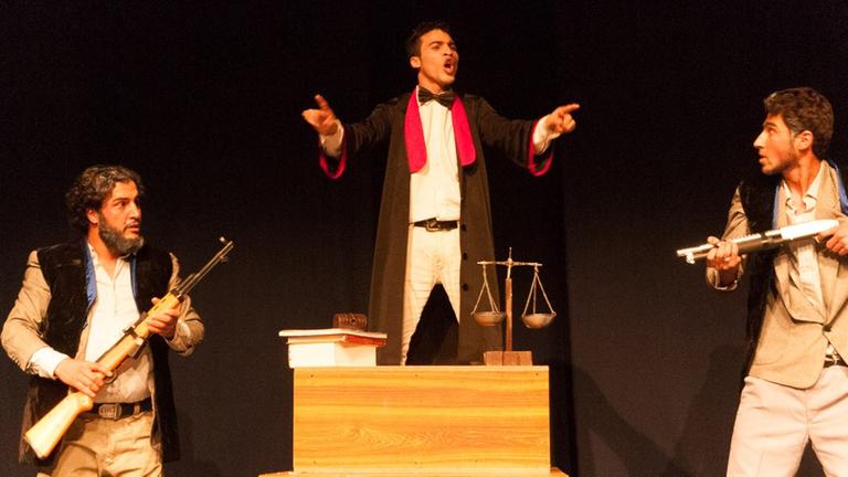 Afghanische Schauspielschüler in Kabul während eines Theaterstücks