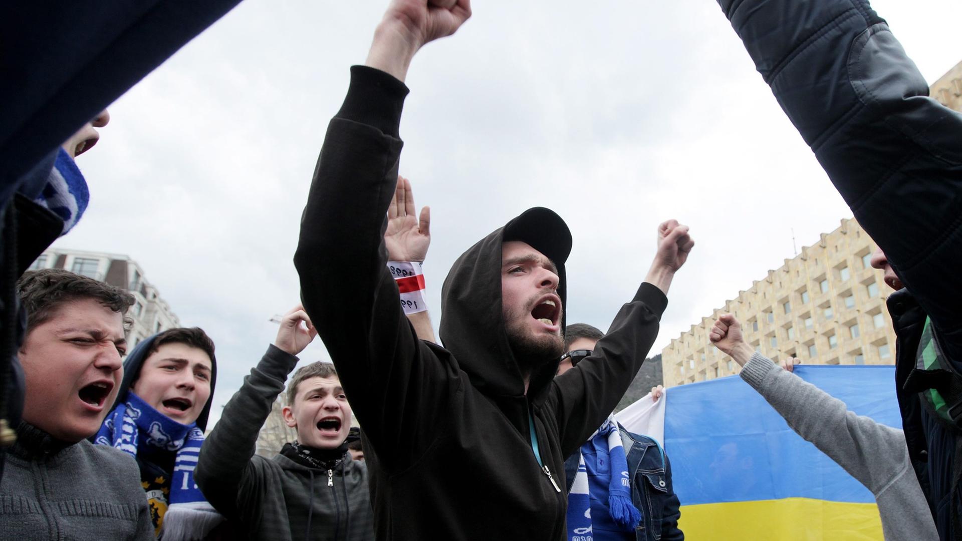 Anti-Russische Aktivisten am 28. März 2014 in Tiflis, Georgien.