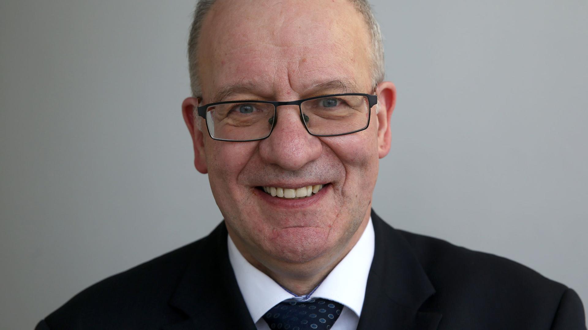 Volkstheater Rostock "Da hat sich der Intendant sehr weit vergaloppiert"