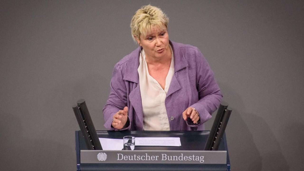 Die Vorsitzende der deutsch-israelischen Parlamentariergruppe im Bundestag, Gabriela Heinrich, SPD, spircht im Bundestag. Die Vorsitzende der deutsch-israelischen Parlamentariergruppe im Bundestag, Gabriela Heinrich, SPD, spircht im Bundestag.