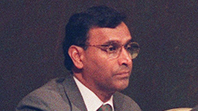 Der UN-Diplomat Jayantha Dhanapala aus Sri Lanka wurde international bekannt, als er 1995 als Vorsitzender einer großen UN-Konferenz den Vertrag über die unbegrenzte Gültigkeit des Atomsperrvertrags unter Dach und Fach brachte.