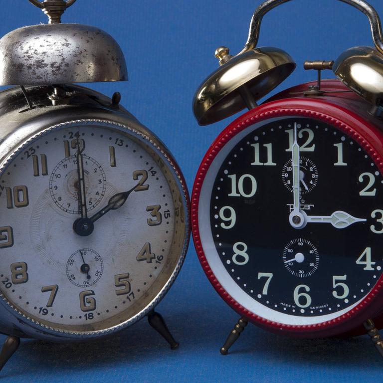 Für die Sommerzeit wird am Sonntag in der Nacht die Uhr von 2 Uhr auf 3 Uhr vorgestellt.