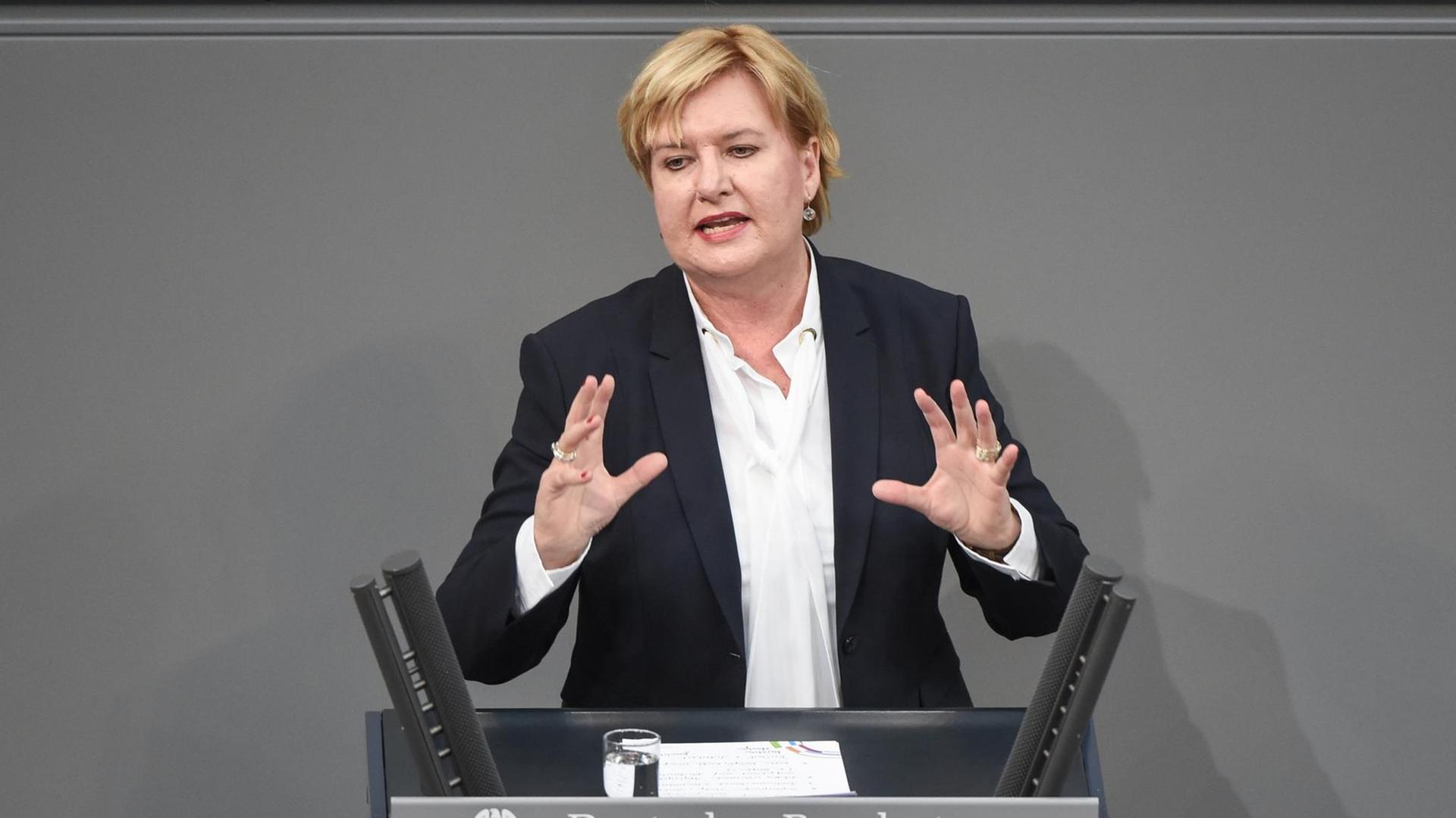 Die SPD-Politikerin Eva Högl im Bundestag