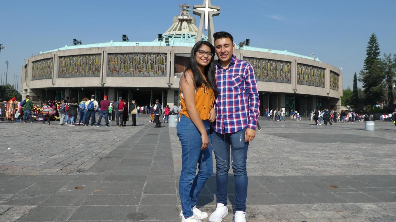 Gueni und Carlos aus Mexiko-Stadt, Anhänger der Jungfrau von Guadalupe.