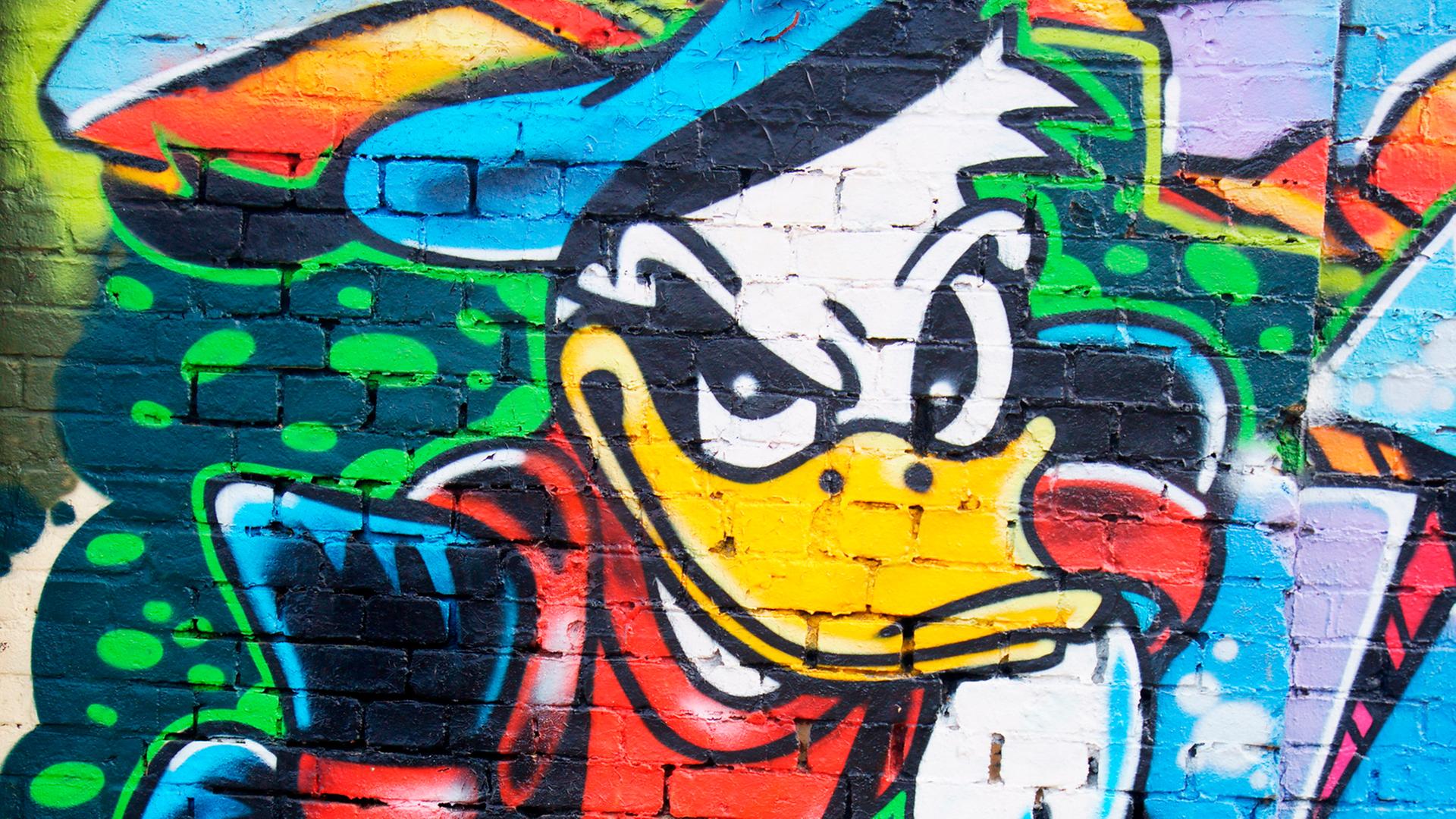 Ein Wandbild zeigt Donald Duck in seiner wohl stärksten Rolle - als Rächer "Phantomias", aufgenommen iin Berlin im Juni 2010. Foto: Wolfram Steinberg