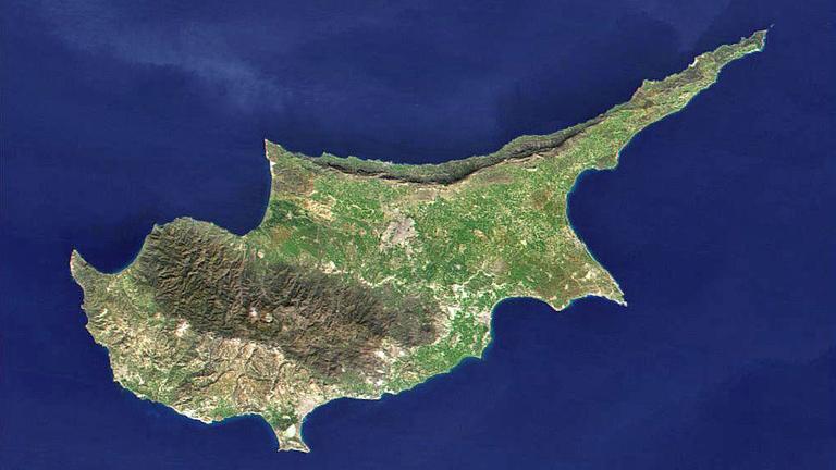 Das mit dem Bildgebungs-Radiospektrometer Moderate-resolution Imaging Spectroradiometer (MODIS) der NASA erzeugte Bild zeigt die Insel Zypern.