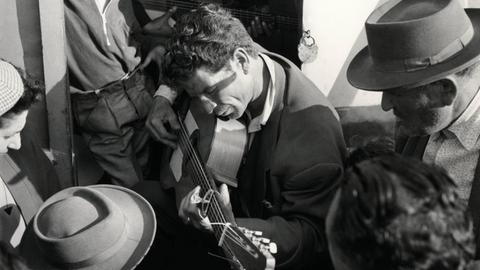 Manitas de Plata (eigentlich Ricardo Baliardo); französischer Gitarrist. Foto, 1965.
