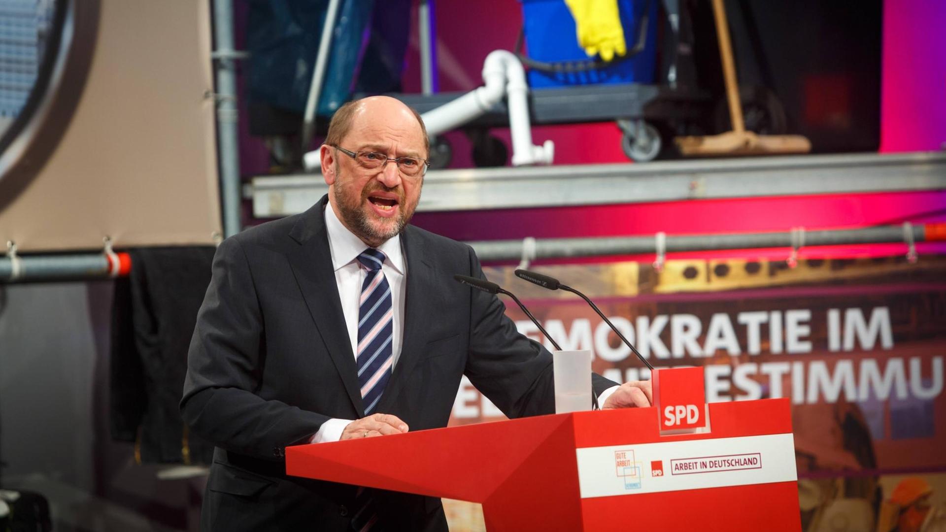 Der SPD-Kanzlerkandidat Martin Schulz hält eine Rede.