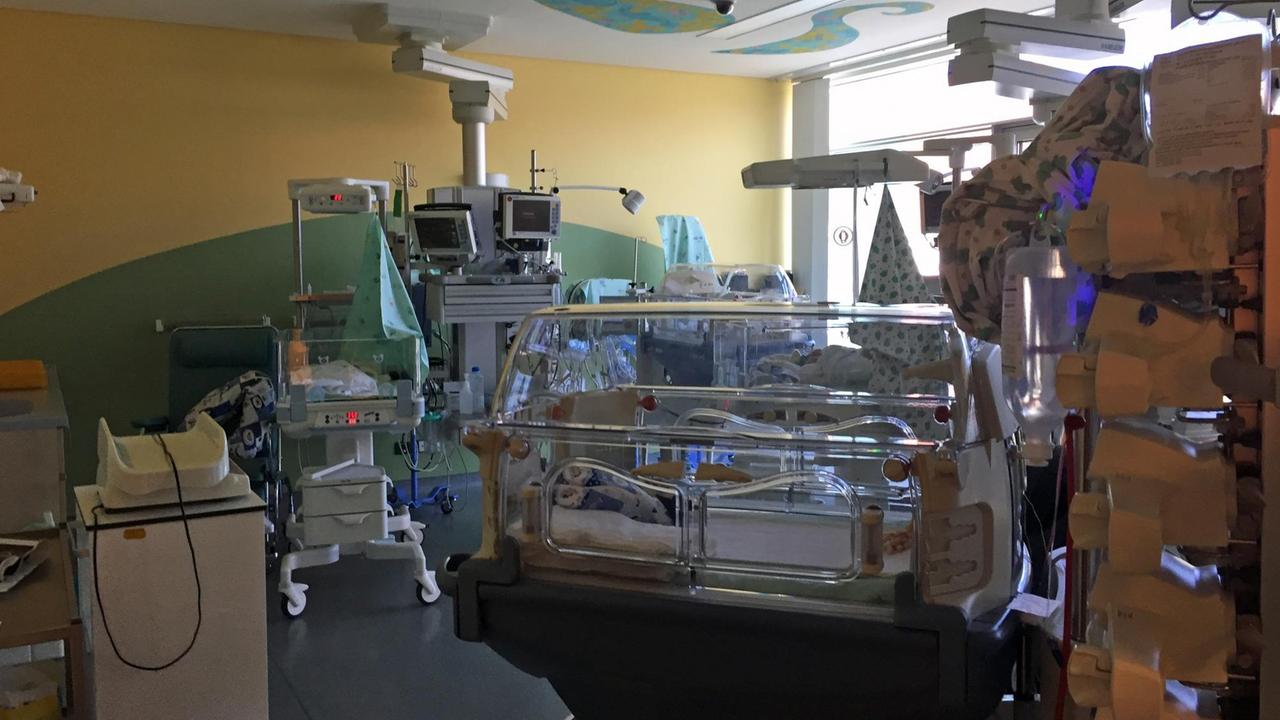 Die geerbte Sucht: Crystal-Meth Babys auf der Intensivstation, aufgenommen im Leipziger St. Georg Krankenhaus Die geerbte Sucht: Crystal-Meth Babys auf der Intensivstation, aufgenommen im Leipziger St. Georg Krankenhaus