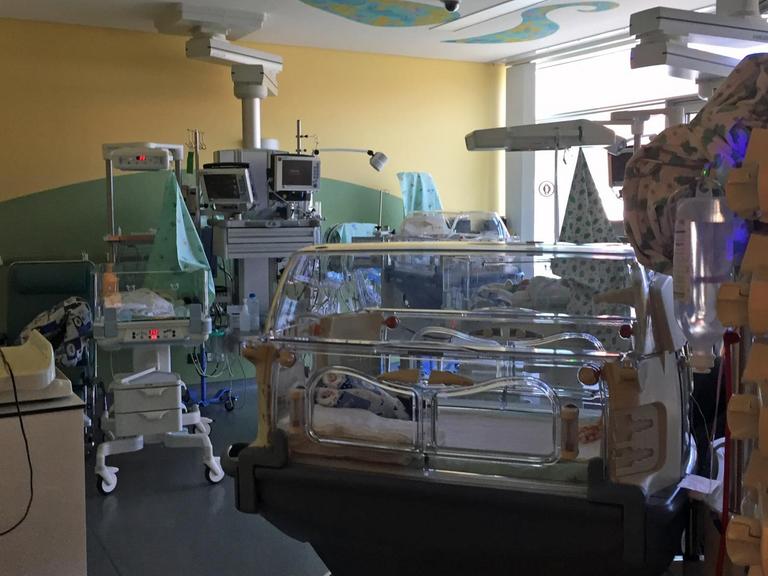 Die geerbte Sucht: Crystal-Meth Babys auf der Intensivstation des Leipziger St. Georg Krankenhaus.