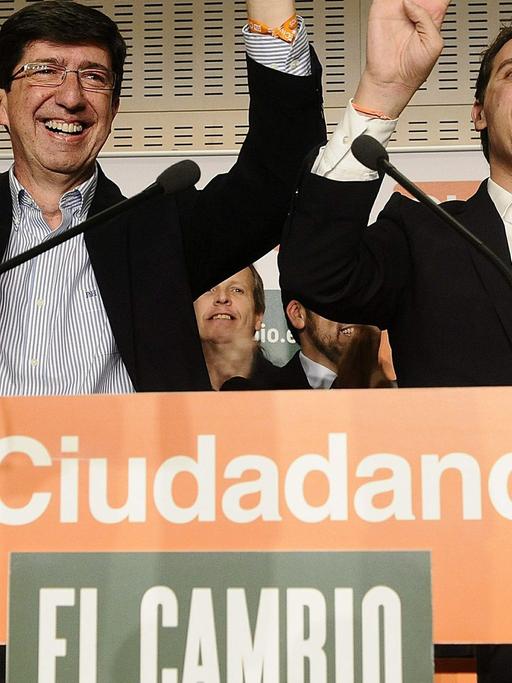 Der Vorsitzende der Partei Ciudadanos, Albert Rivera (rechts) und der Kandidat für die Regionalwahlen in Andalusien Juan Marin (links)