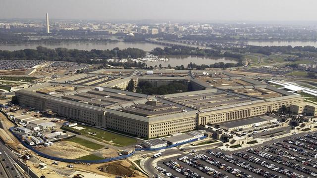 Das Pentagon in Arlington aus der Ferne fotografiert.