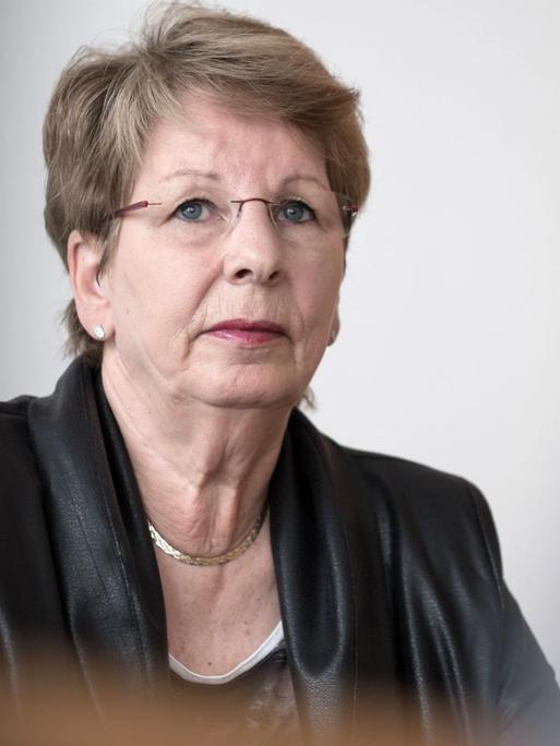 Sabine Bergmann-Pohl, aufgenommen am 13.04.2016 in Berlin. Bergmann-Pohl war 1990 Präsidentin der Volkskammer und _ da die Funktion des Staatsrates auf den Volkskammerpräsidenten übertragen wurde _ damit das letzte Staatsoberhaupt der DDR. Foto: Michael Kappeler/dpa | Verwendung weltweit
