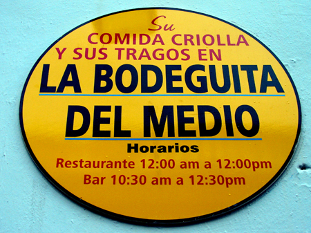 Das Schild der kubanischen Kultkneipe Bodeguita del Medio