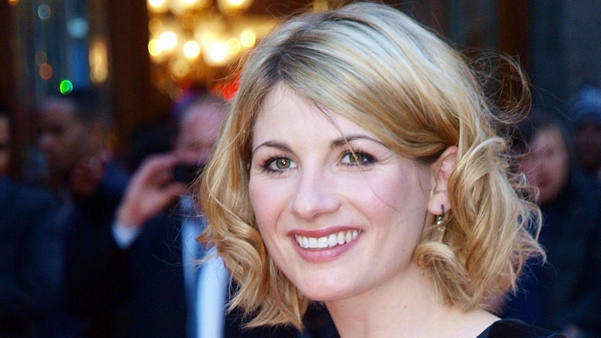 Mit der britischen Schauspielerin Jodie Whittaker übernimmt zum ersten Mal eine Frau die Hauptrolle in der Fernsehserie "Doctor Who"